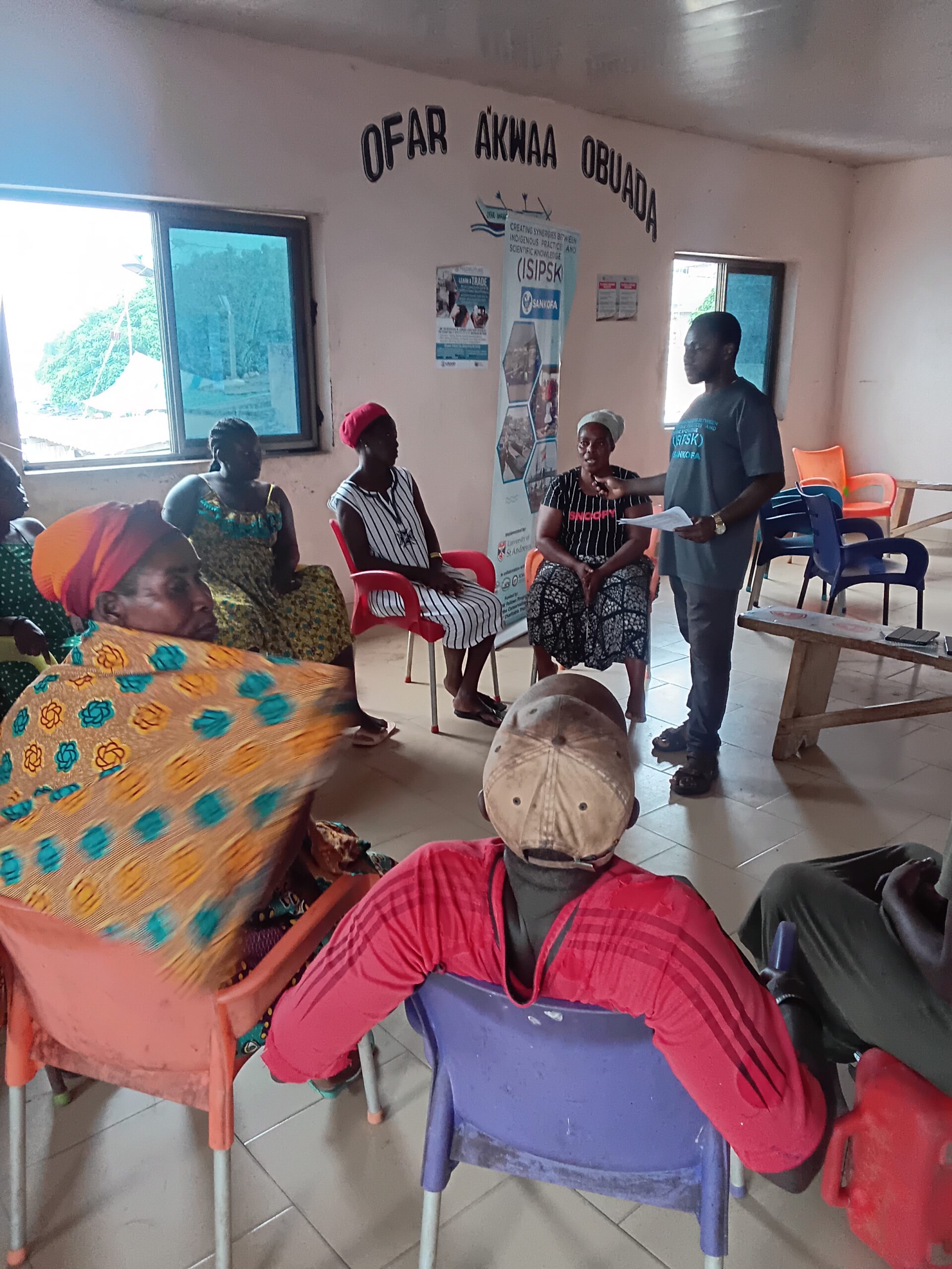 Mixed gendered focus group discussion with input dealers and service providers in Apam