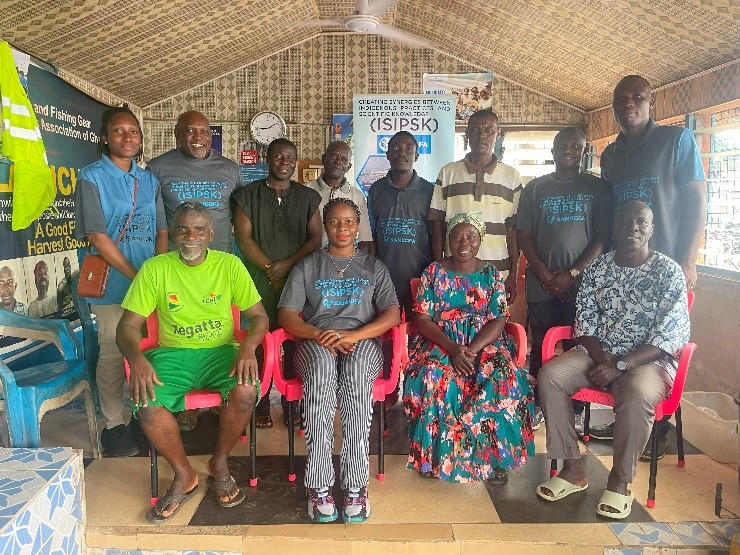 Dr Okafor-Yarwood, the research lead with some of the fisherfolk leaders during her visit to the Abuesi